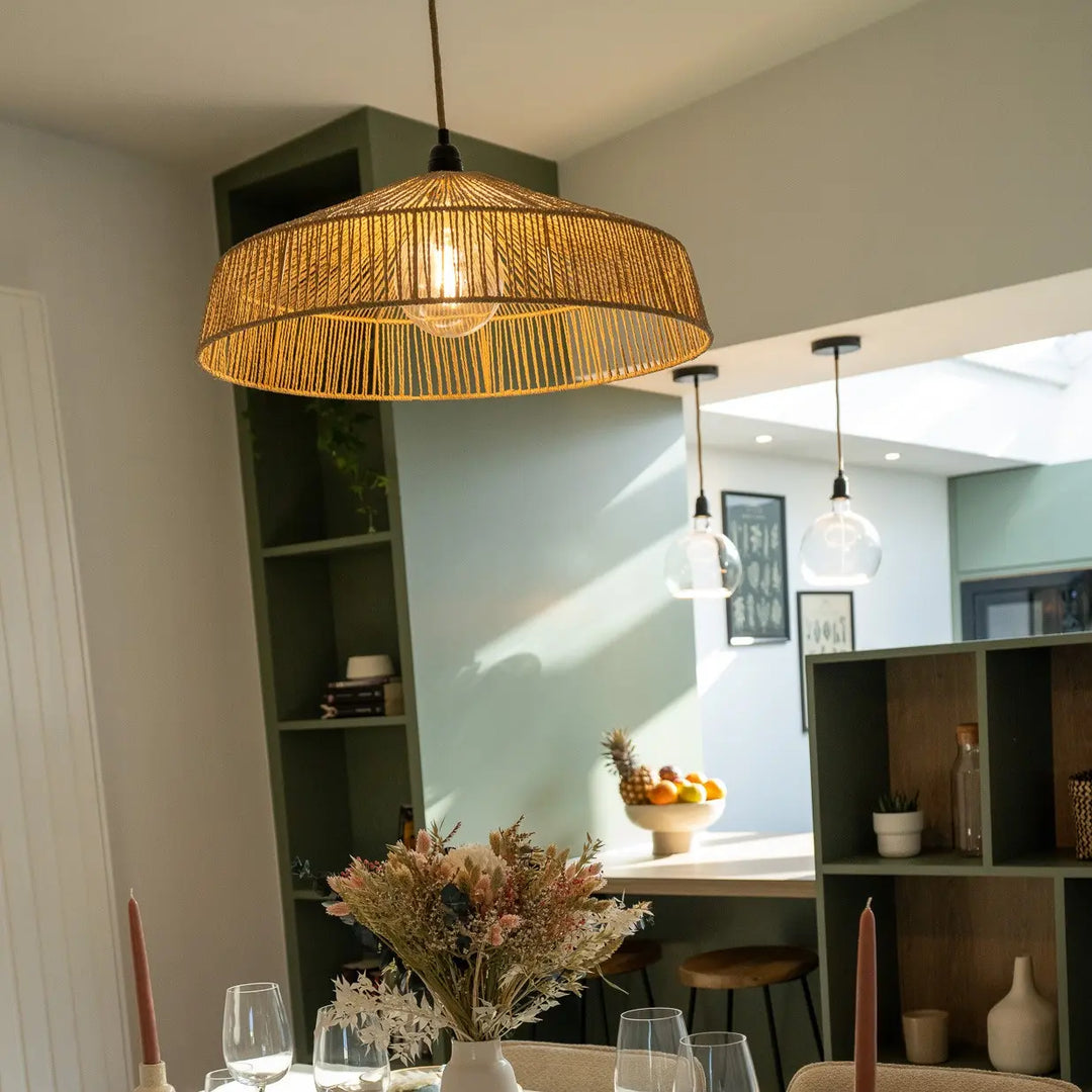 Suspensions luminaires et ampoules HOOPZI dans l'émission Ma maison est un chantier de M6