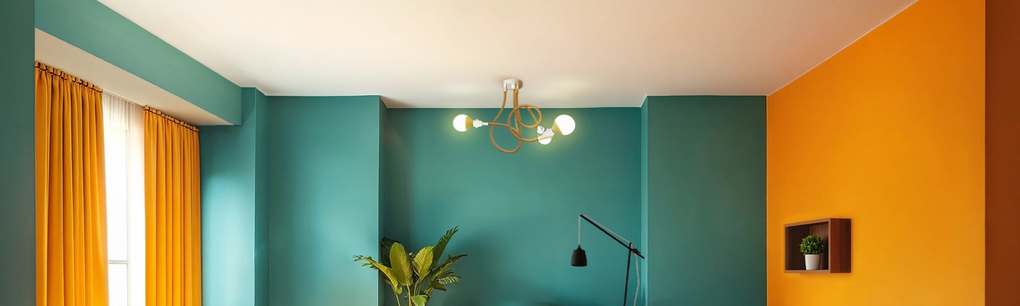 Suspension TWIST sans travaux, 3 ampoules et lampadaire ASYM dans un salon ambiance vintage